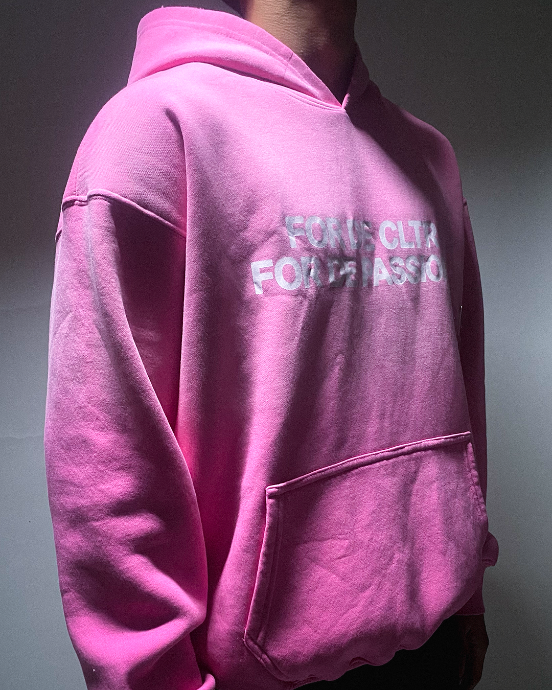 CLTR ESSEN.- (SUNFADED)